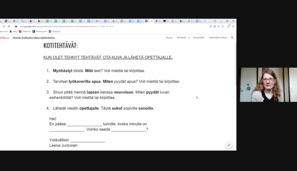Kuvakaappaus Zoom-näkymästä, opettaja ja kotitehtävä.